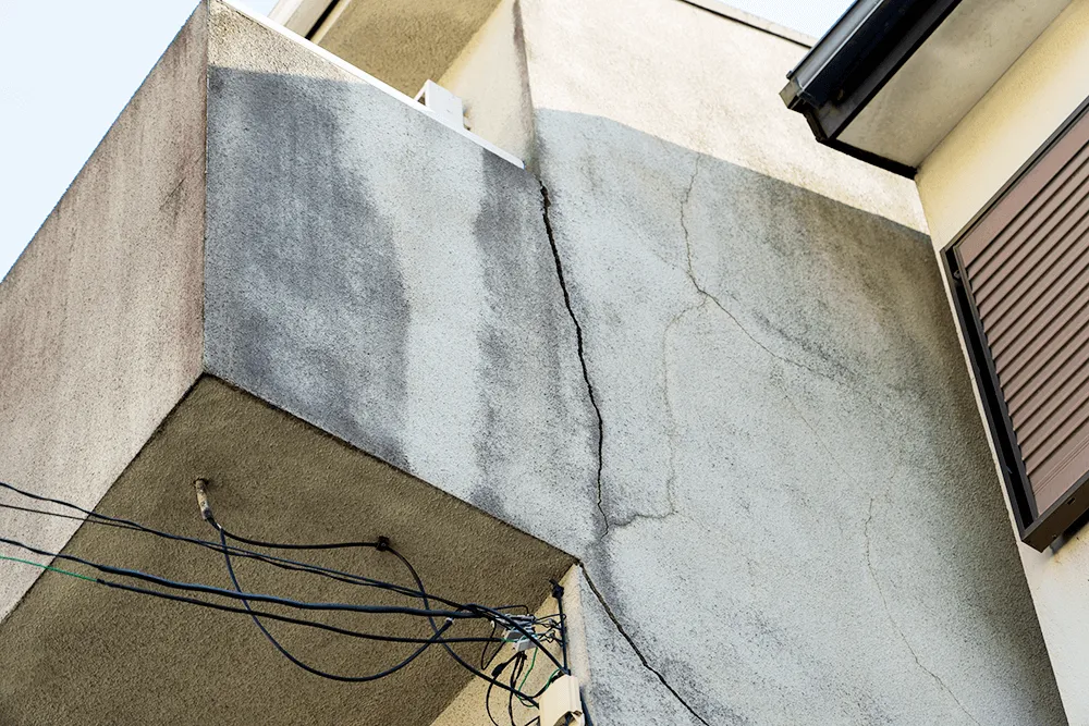 外壁のひび割れ