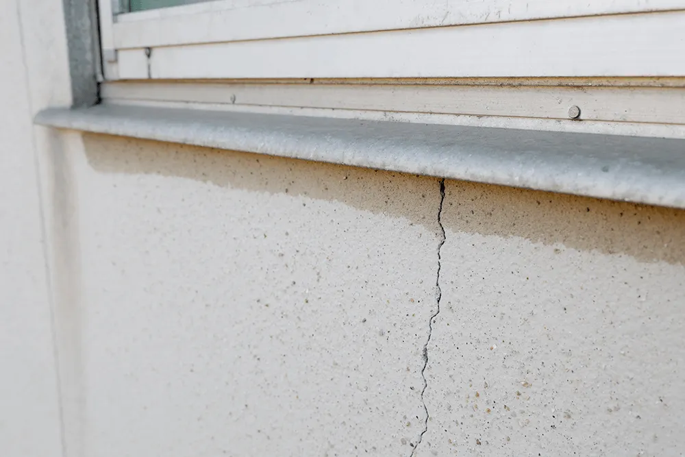 住宅のクラック補修